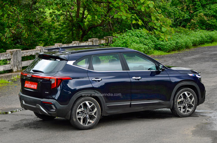 Kia Seltos facelift rear quarter 